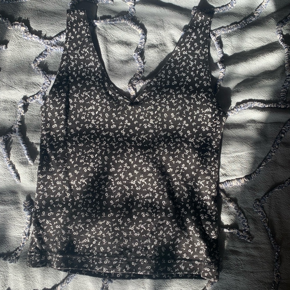 Black and white flower tank top